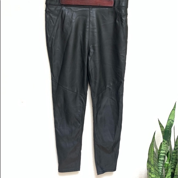 Moto Black Vegan Leather Leggings
Free People - Picture 3 of 12